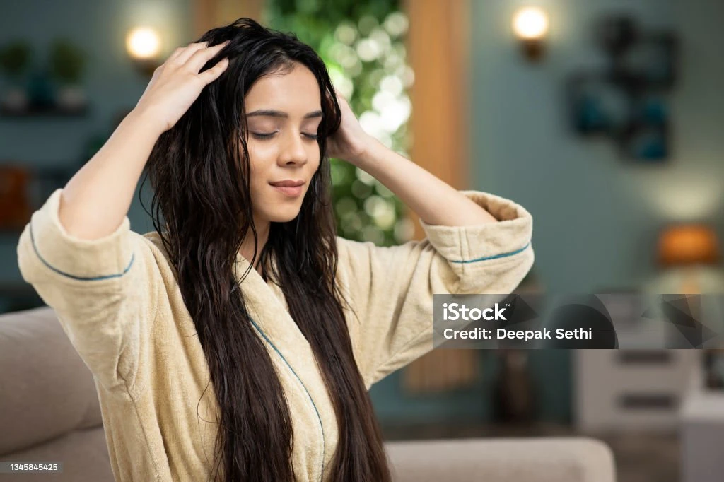 চুলের যত্ন নেওয়ার সহজ ও কার্যকর উপায়